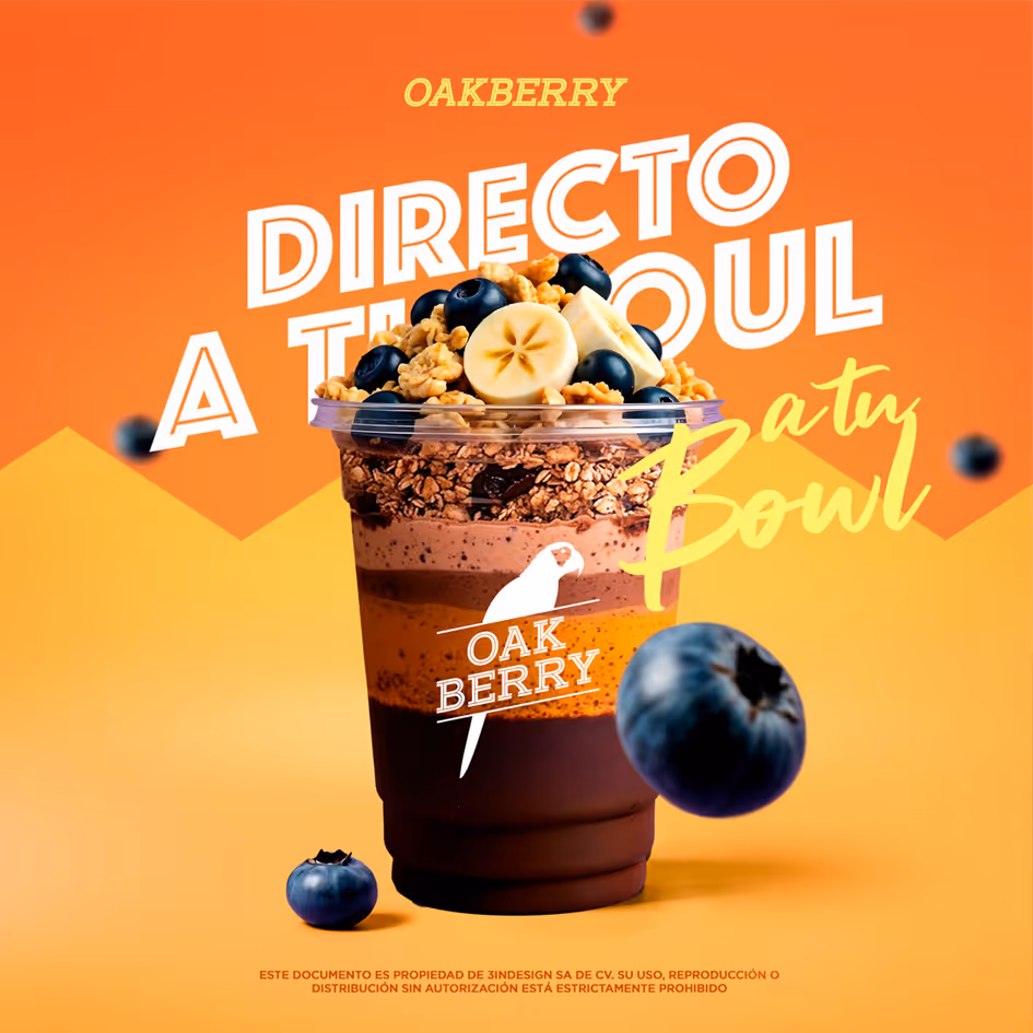 Tazón de açai con granola, plátano y arándanos sobre fondo naranja con texto promocional.